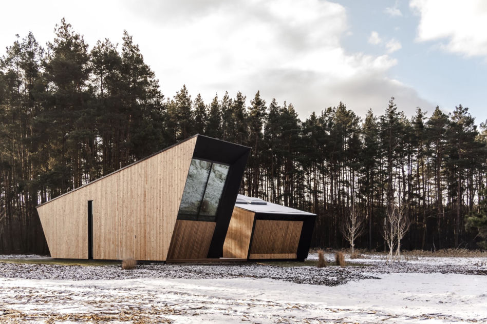 Cichosza: zespół całorocznych domków w Szydłowie projektu Modernstudio
