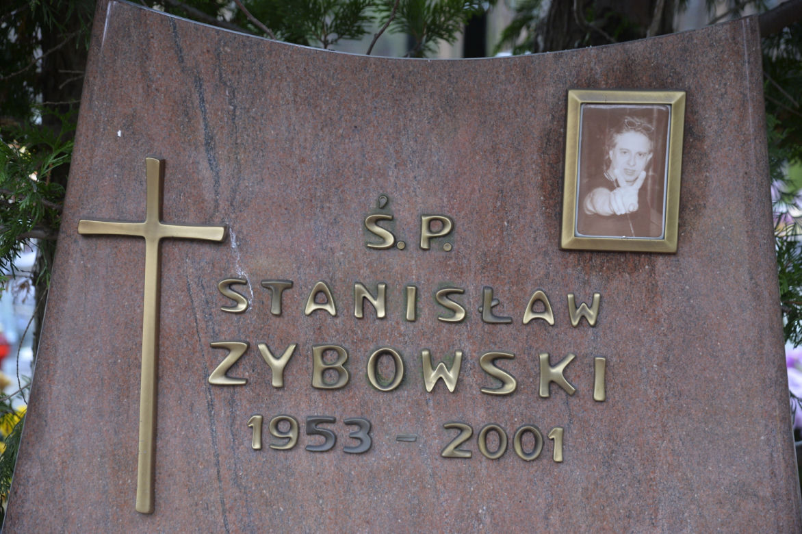 Urszula zapomniała o grobie męża