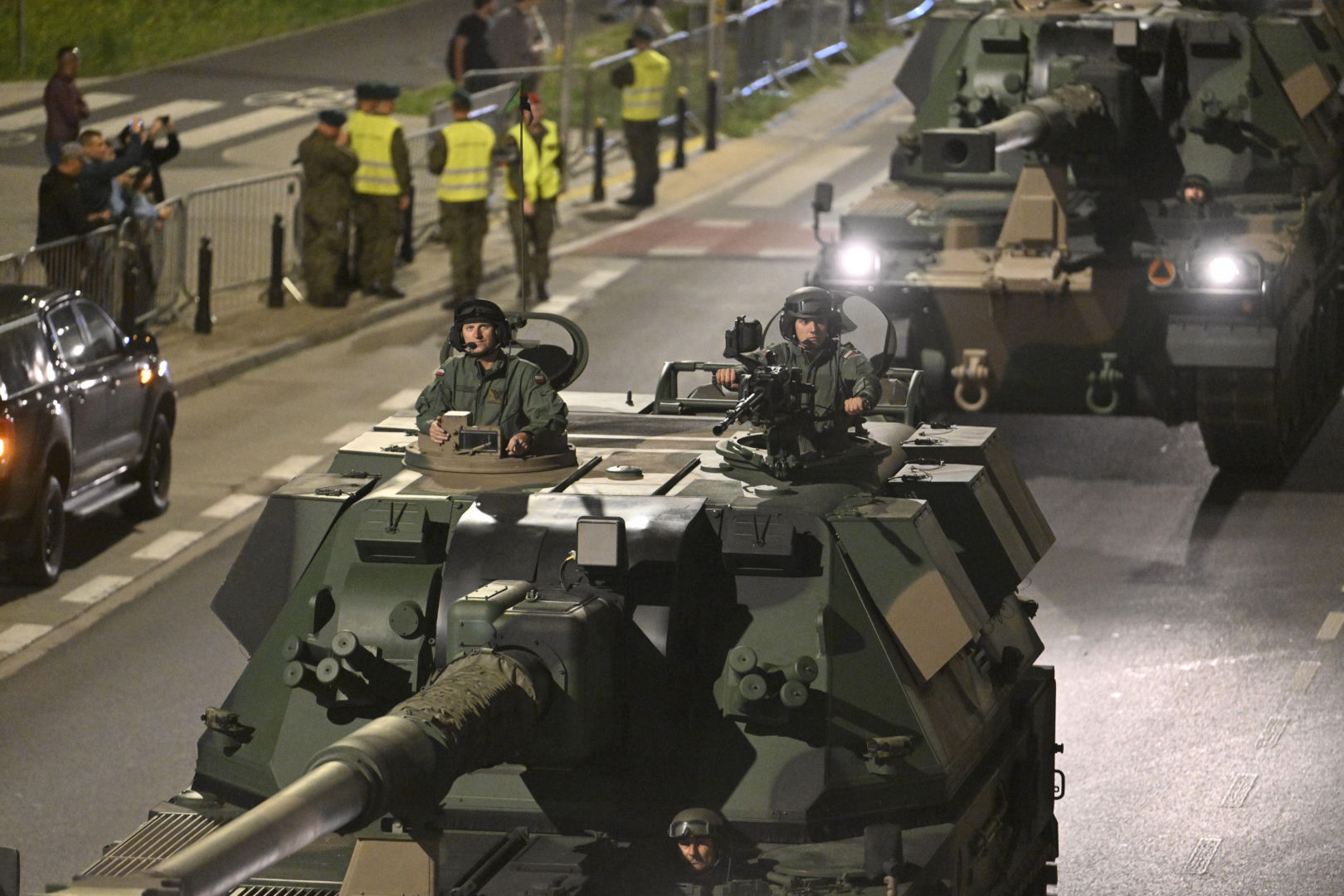 Nocna próba defilady wojskowej w Warszawie 2