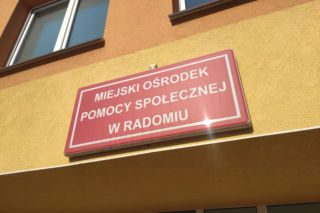 Ponad 1000 wniosków o jednorazowe 300 zł z MOPS