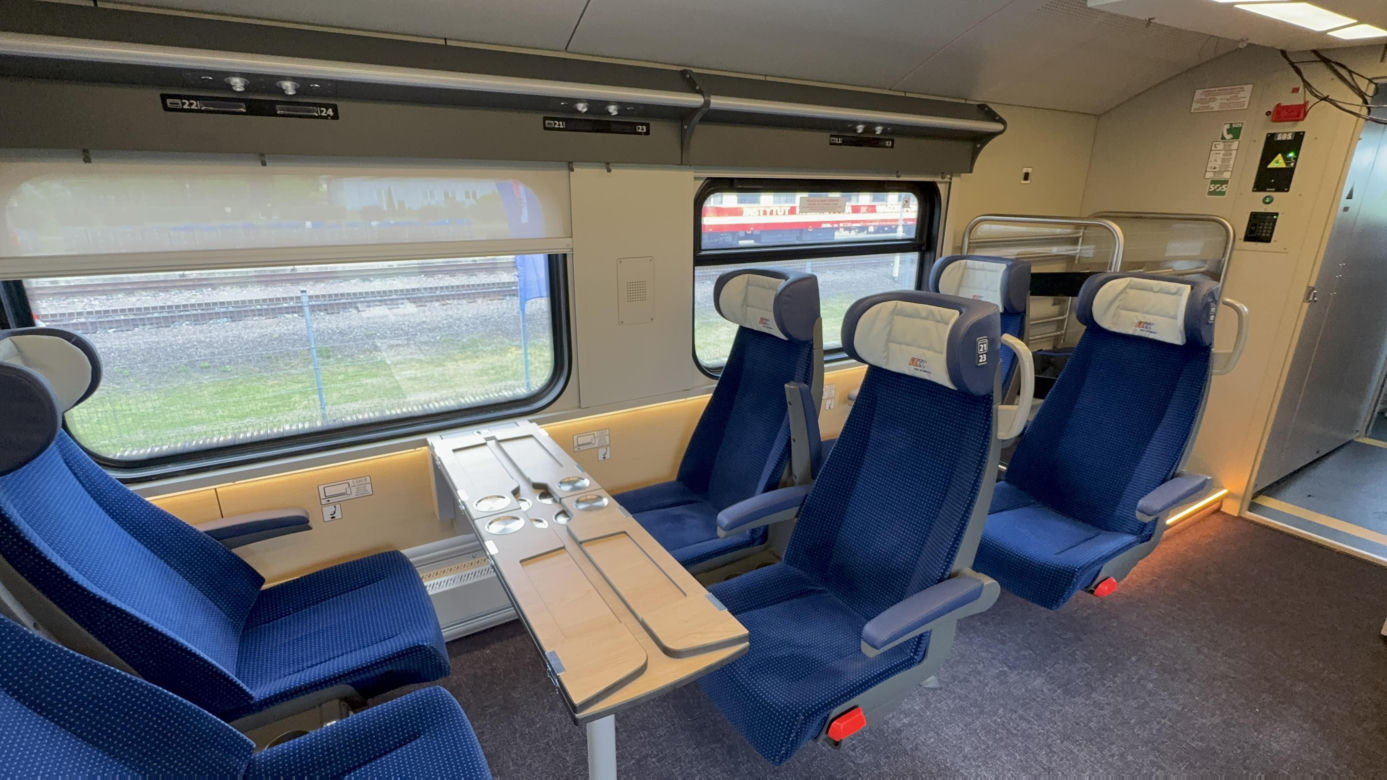 Tak wygląda nowy pociąg PKP Intercity. Zajrzeliśmy do środka!