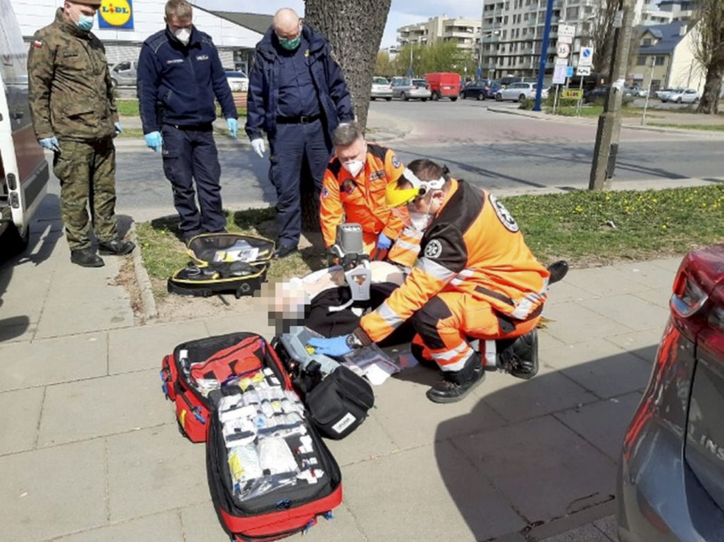 Dramatyczna akcja ratunkowa na ulicy
