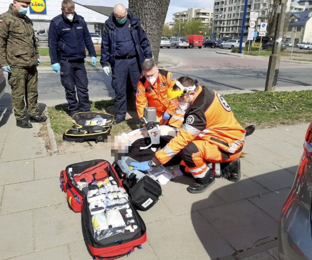 Dramatyczna akcja ratunkowa na ulicy