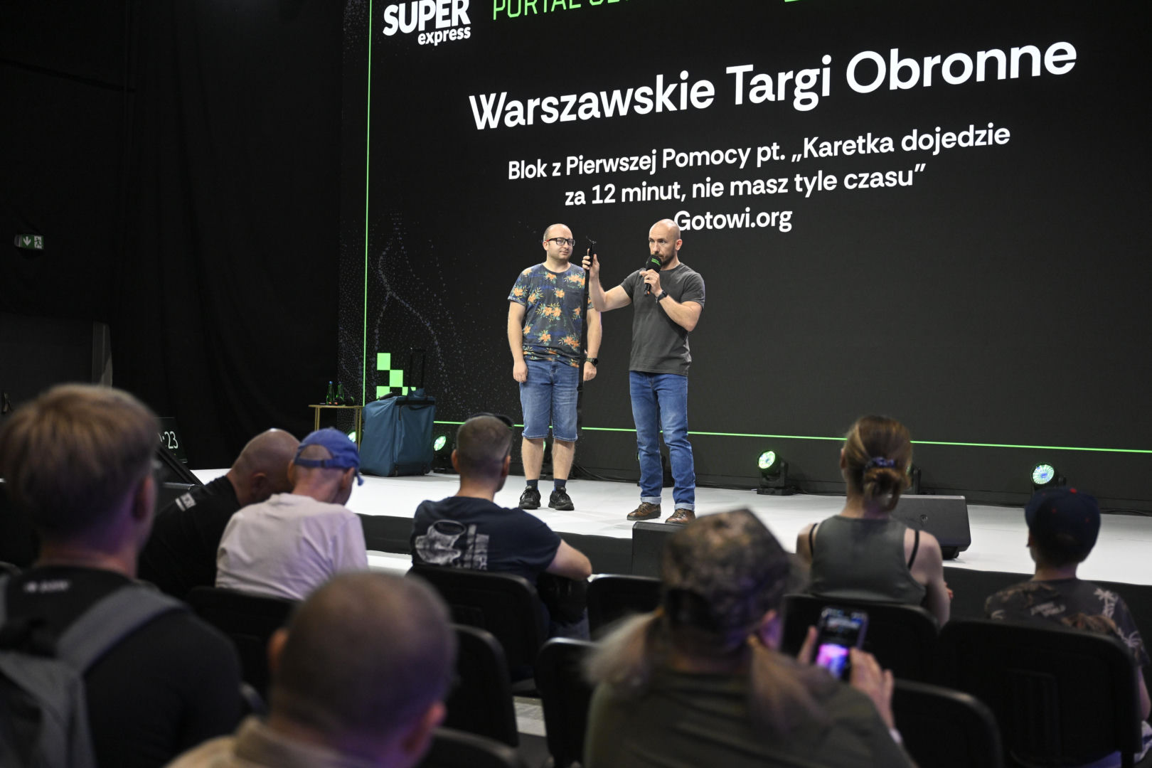 Warszawskie Targi Obronne. Scena Biała Blok z Pierwszej Pomocy pt. „Karetka dojedzie za 12 minut, nie masz tyle czasu”