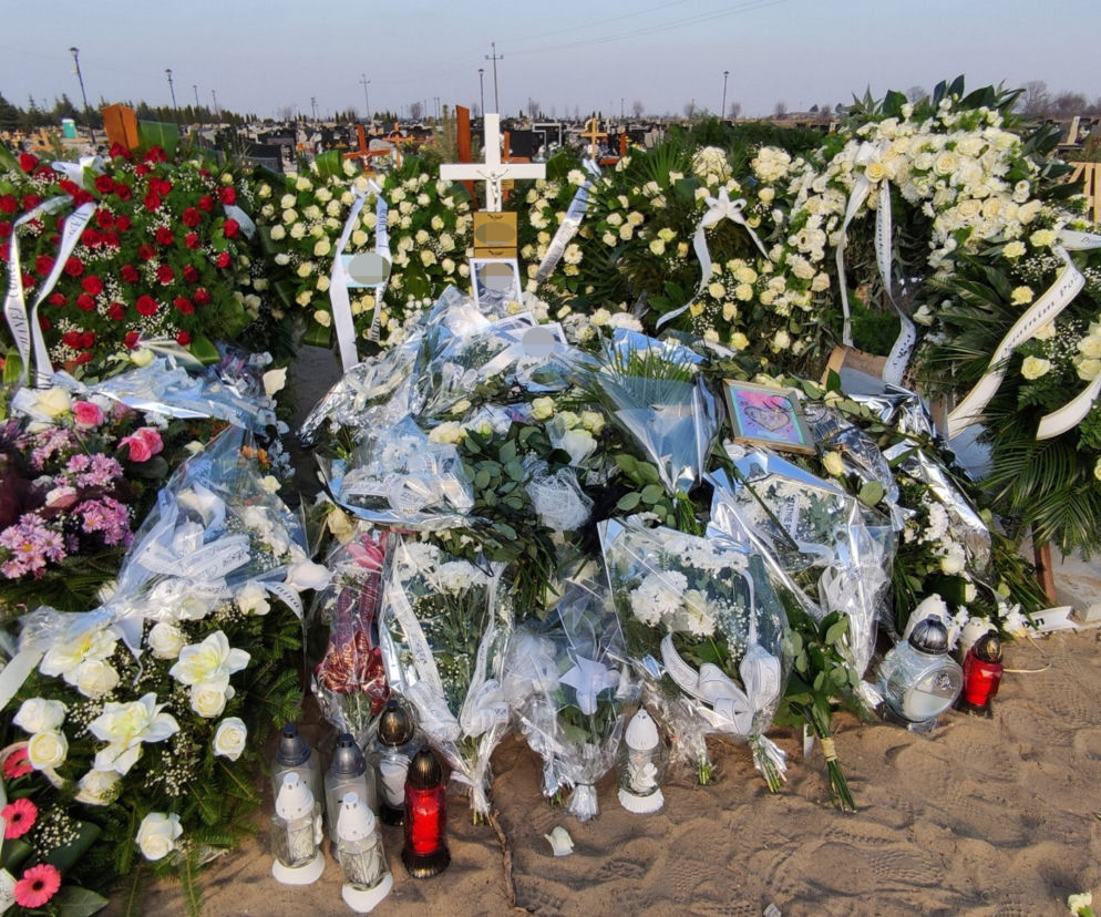 Tłumy na pogrzebie trójki zamordowanych chłopców i morze łez na wspólnym grobie