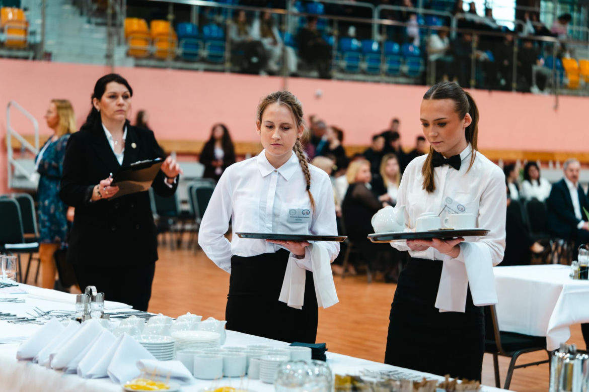 Ogólnopolskie Mistrzostwa Młodych Kelnerów odbyły się w ZSP nr 3 w Siedlcach już po raz ósmy