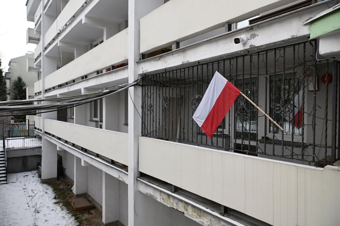Urzędnicy mają plan na szkołę przejętą od rosyjskich dyplomatów. Tak wygląda w środku szkoła przy Kieleckiej
