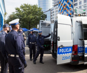 Policja odebrała 35 nowych radiowozów i 18 dronów