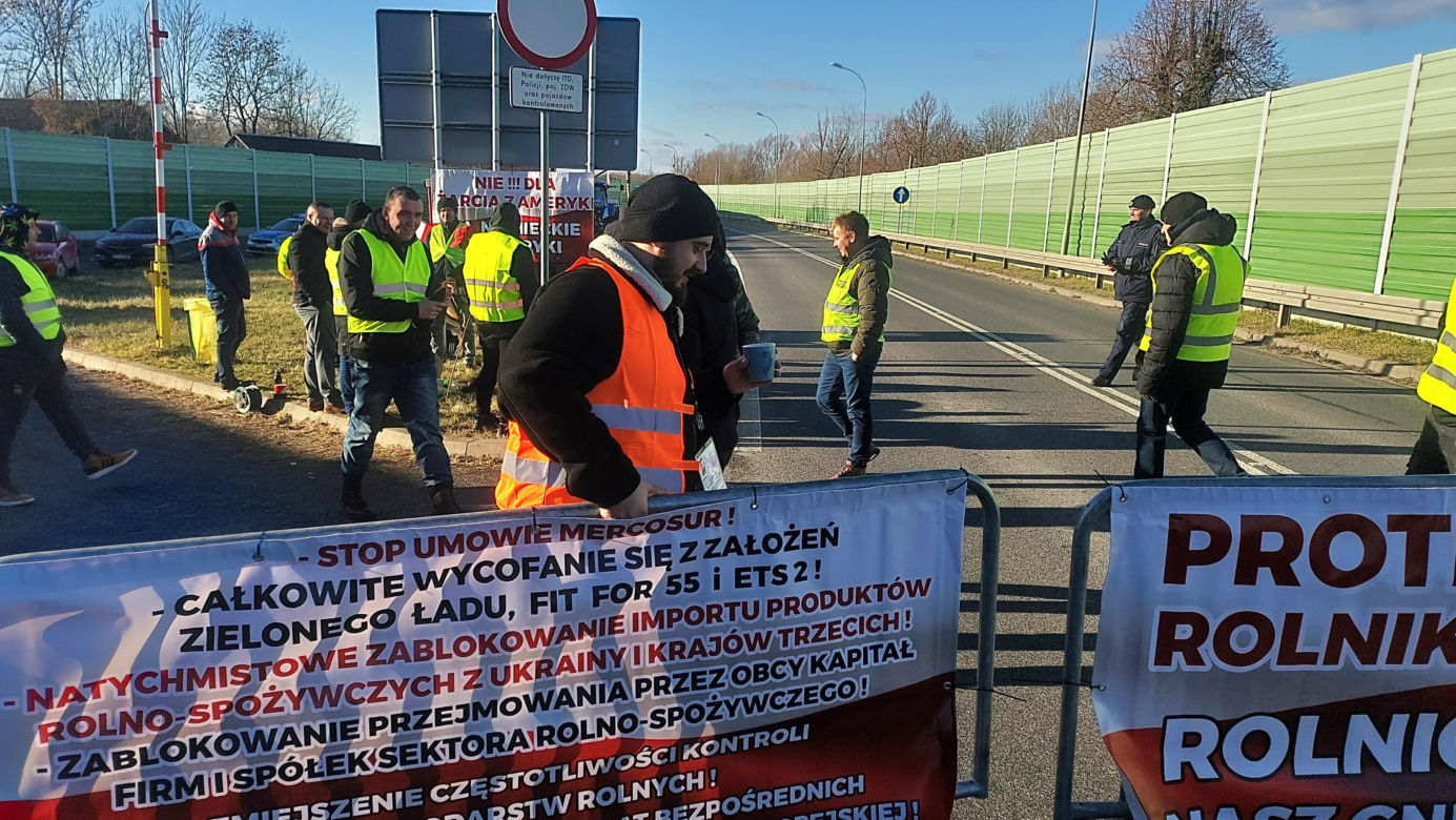 Rolnicy z woj. lubelskiego protestowali, bo mają dość unijnej polityki rolnej. Nie chcą zboża technicznego z Ameryki Południowej