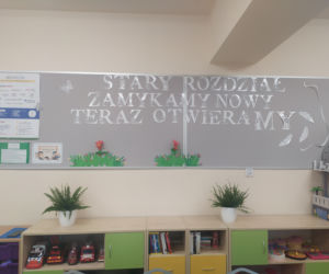 Dąbrówka Stany, gmina Skórzec: nowym wozem strażackim, po nowej drodze, do nowej szkoły