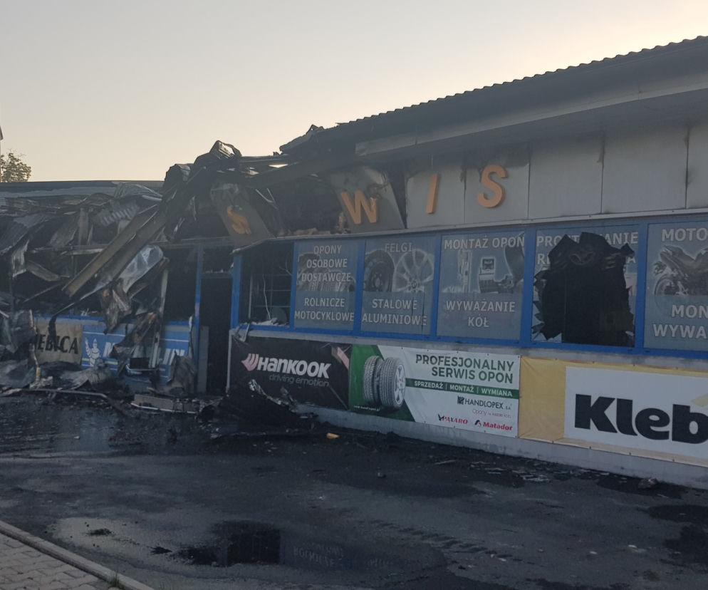 Lubrza. Potężny pożar zabrał im cały dobytek. Pan Benek potrzebuje pomocy internautów [ZDJĘCIA]