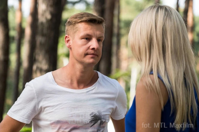 M jak miłość odc. 1337. Paweł (Rafał Mroczek), Julka (Joanna Kuberska)