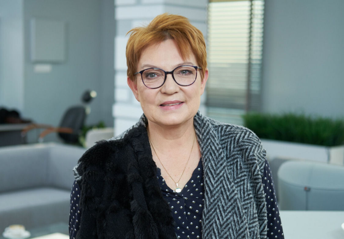 Tak dziś wygląda Krystyna Czubówna. Najsłynniejsza lektorka w Polsce bardzo się zmieniła