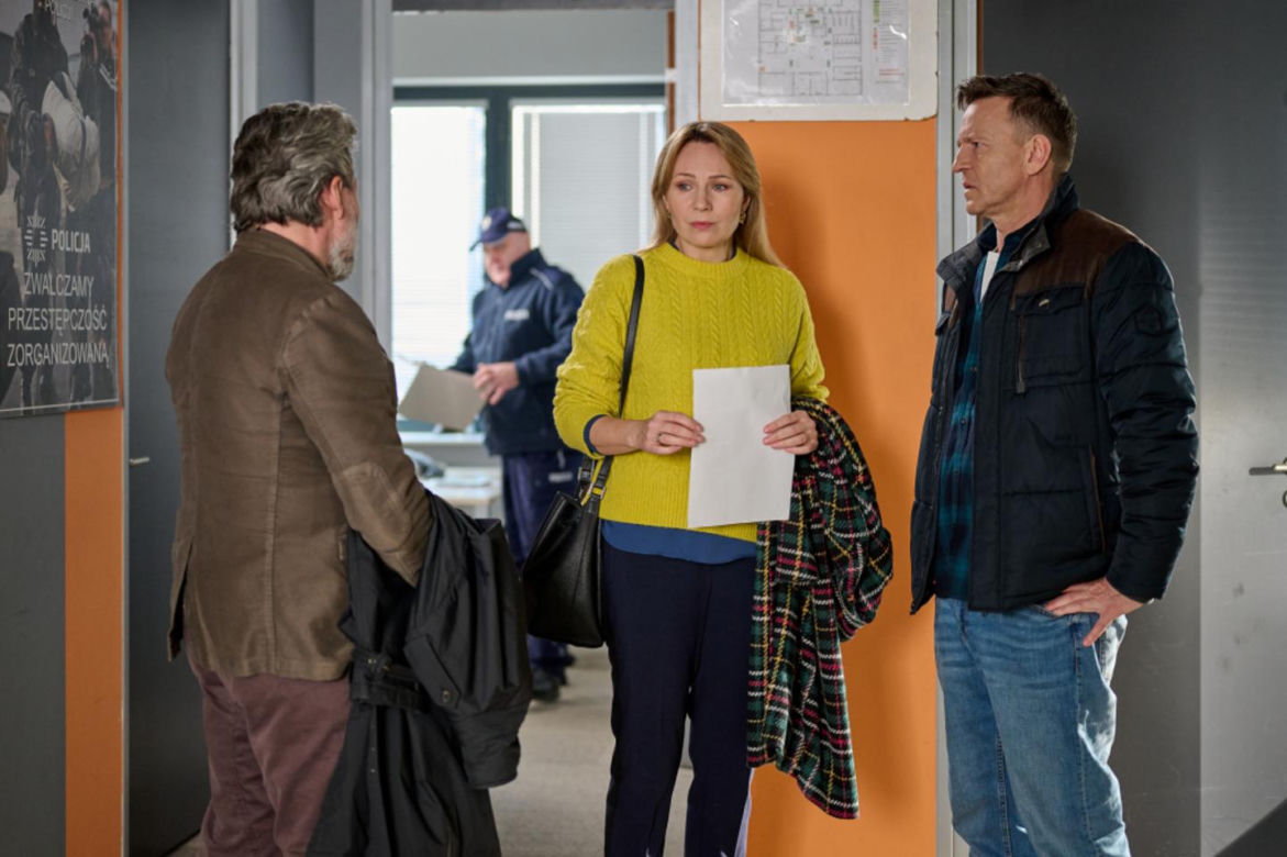 Na Wspólnej odc. 3990. Władysław (Mariusz Daszczyński), Wojtek (Wojciech Błach), Żaneta (Anna Guzik)