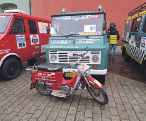 34. finał WOŚP w Krakowie. Legendarne pojazdy ZŁOMBOL na Małym Rynku