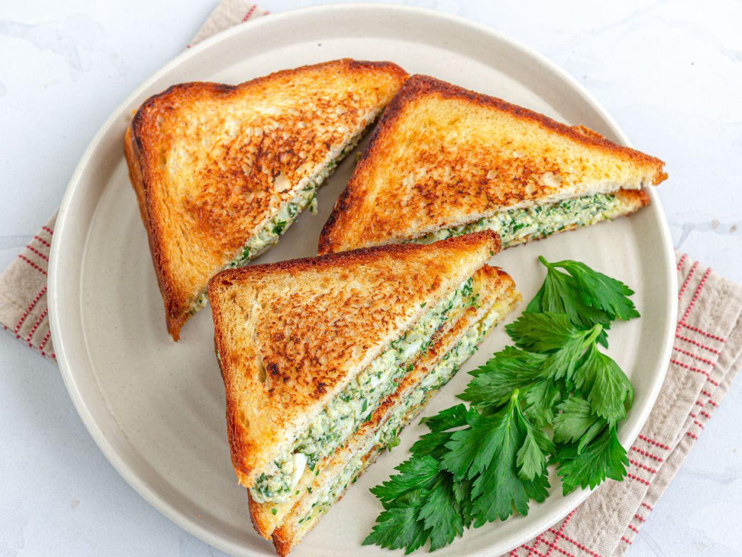 tosty z twarożkiem