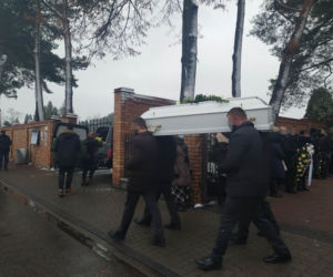 Zamordowaną Anię pochowano w białej trumience