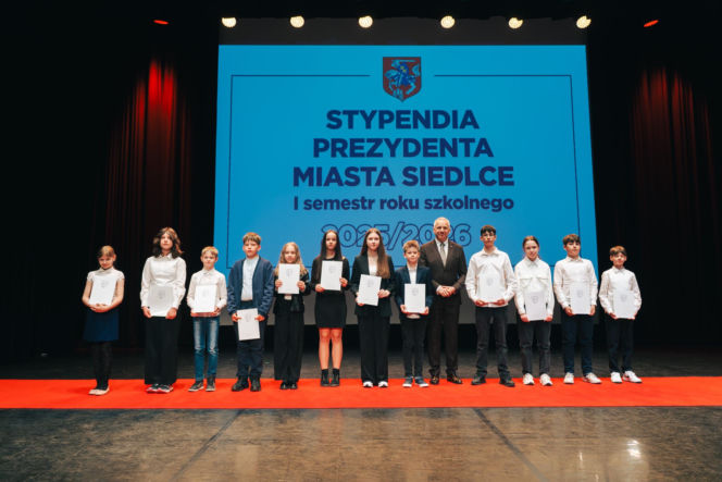 Najzdolniejsi uczniowie odebrali stypendia Prezydenta Miasta Siedlce