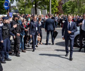 Tusk ruszył w Polskę
