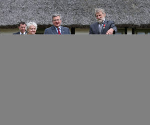 jadwiga komorowska i bronislaw komorowski w skansenie we wsi kluki - wakacje prezydenta (7)