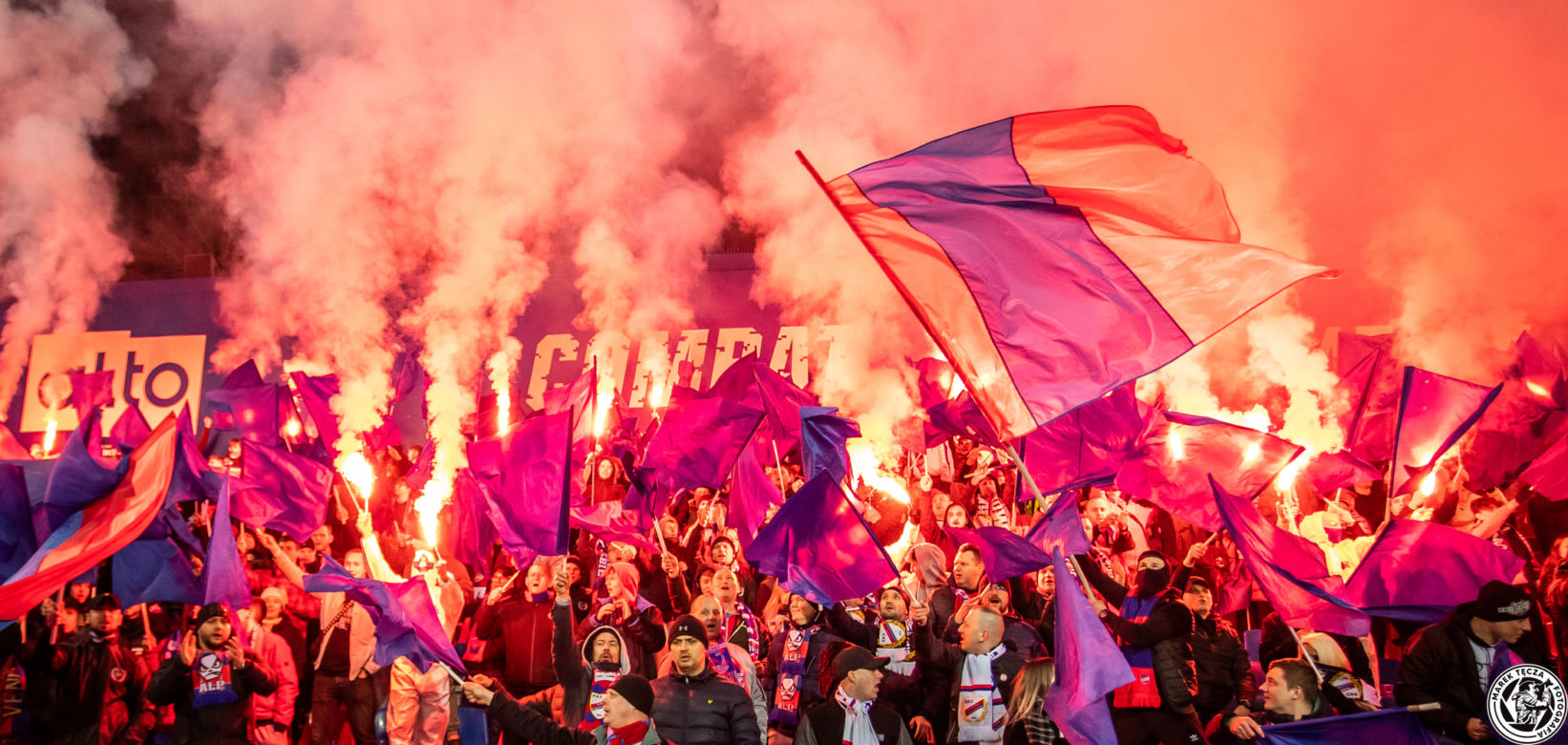 Kibice Rakowa Częstochowa na meczu z Cracovią