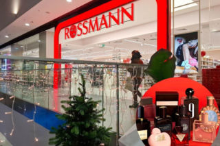 Te perfumy warto kupić na promocji 1+1 w Rossmann. Są idealne na prezent