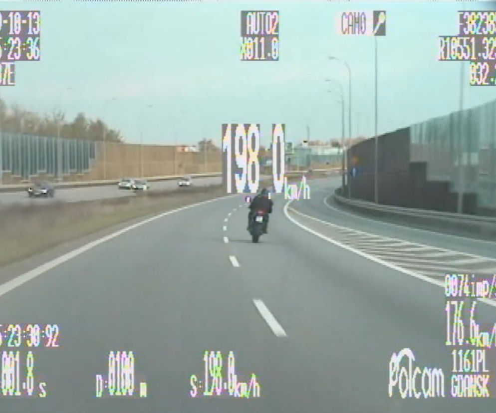 Nietrzeźwy 51-latek pędził na motocyklu