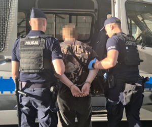 Masowe kontrole w całej Warszawie! Policja przeczesuje dworce i bazary