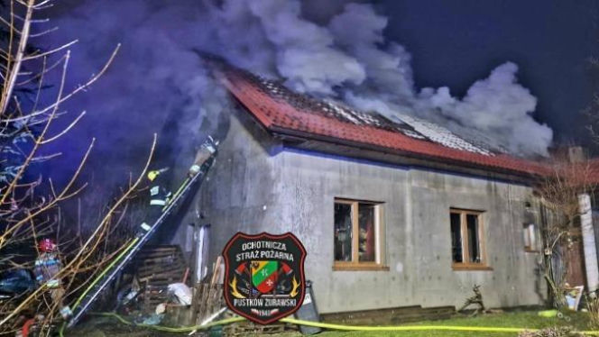 Ogień pojawił się o świcie. Rodzina straciła wszystko. "Nie mają dokąd wrócić"