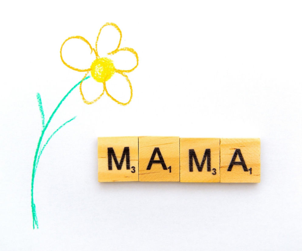 Laurka na Dzień Mamy. Jak przygotować laurkę na Dzień Mamy? [26.05.2020 DZIEŃ MAMY LAURKA]