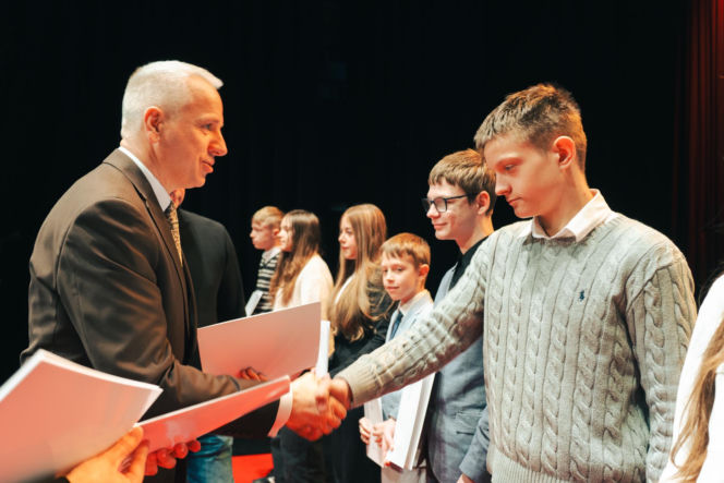 Najzdolniejsi uczniowie odebrali stypendia Prezydenta Miasta Siedlce