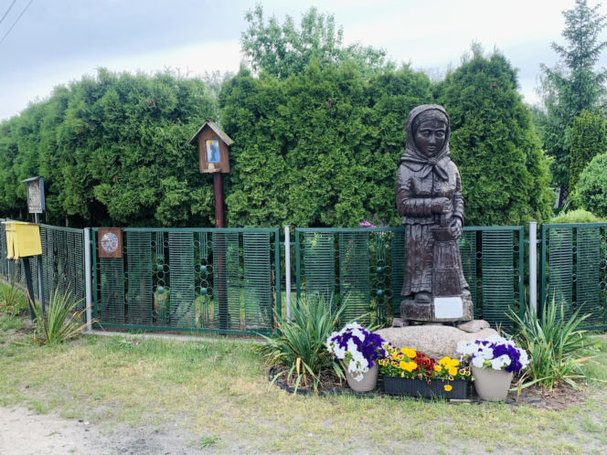 Kolorowe domy inspirowane twórczością Vincenta van Gogha zamieniły wieś liczącą zaledwie stu mieszkańców w prawdziwą atrakcję turystyczną