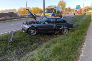 Jedna osoba została poszkodowana. Droga jest całkowicie zablokowana