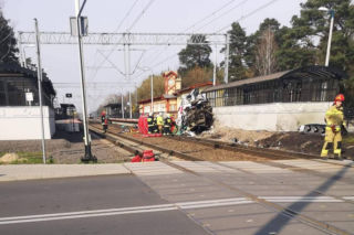 Puszczykowo: Pociąg zmiażdżył karetkę! Kierowca usłyszał wyrok. Rodziny zmarłych liczyły na więcej!