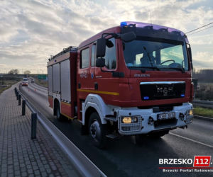 Wypadek na skrzyżowaniu w Brzesku! Droga całkowicie zablokowana!