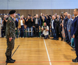 Nawrocki odwiedził swoje LO