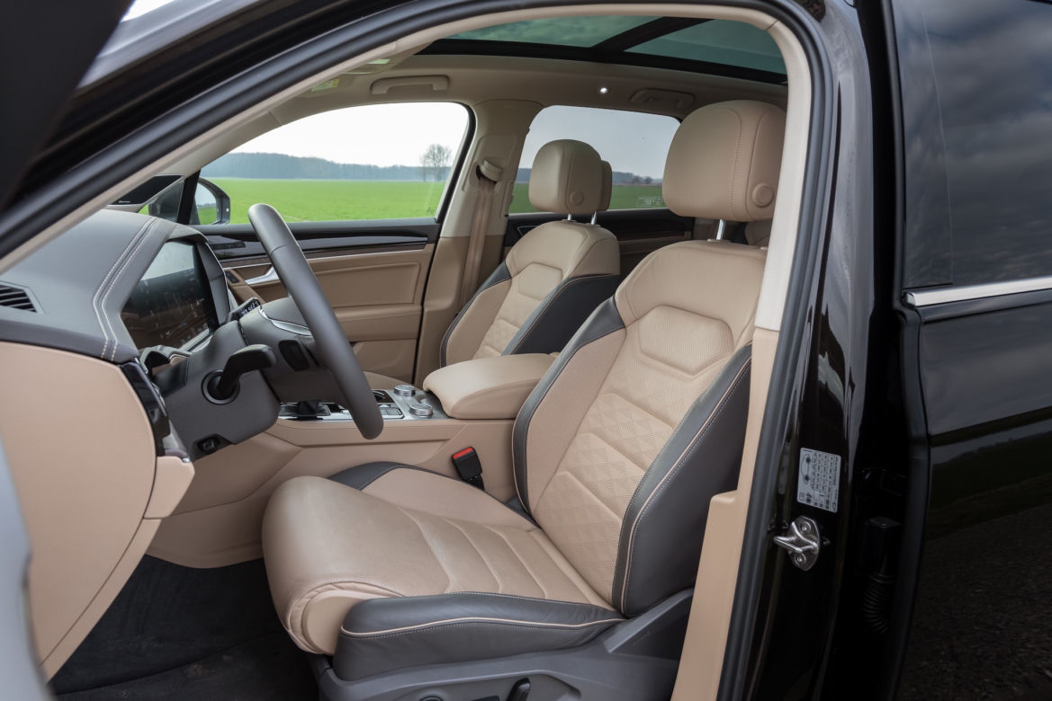 Volkswagen Touareg R Line 4.0 V8 TDI 422 KM