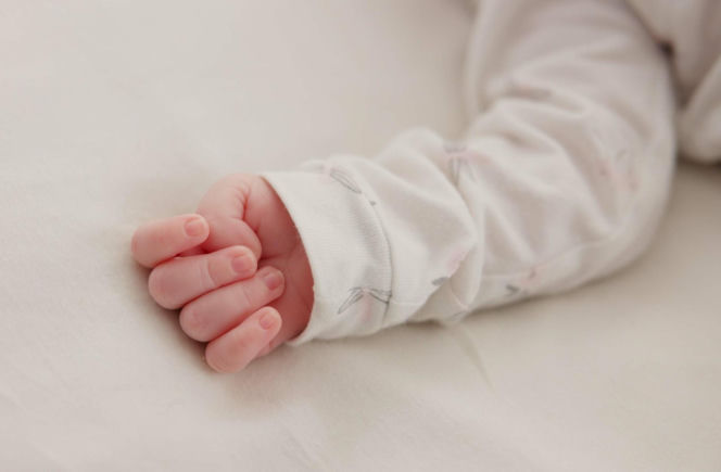 Połamała 5-miesięcznemu synkowi rączki i nóżkę. Czy dziecko wróci do wyrodnej matki?
