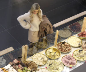 Joanna Krupa z siostrą Martą. Zjadły w mlecznym i poszły po patelnię