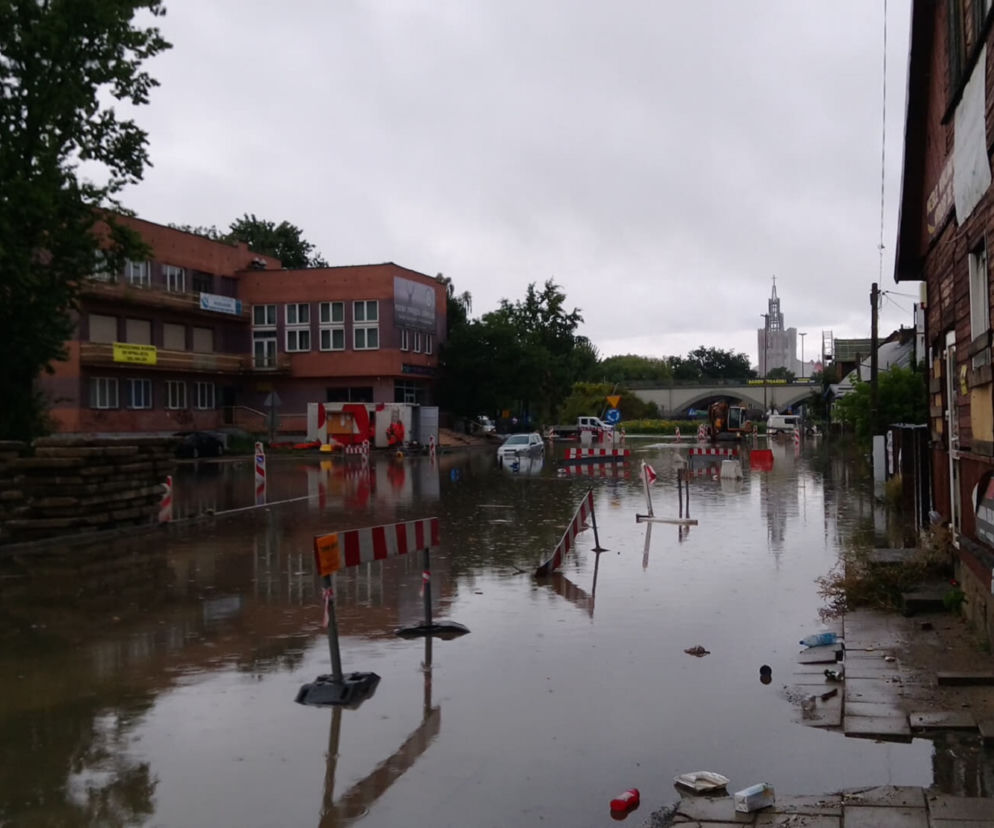 Ulewa nad miastem. Deszcz znowu zalał Białystok 21.08.2019