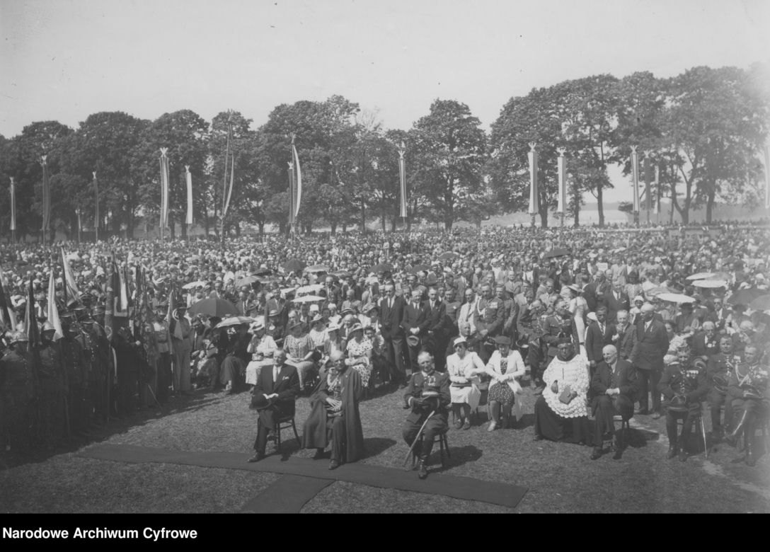 Przekazanie wojsku samolotów w Szczuczynie, 1939 r.