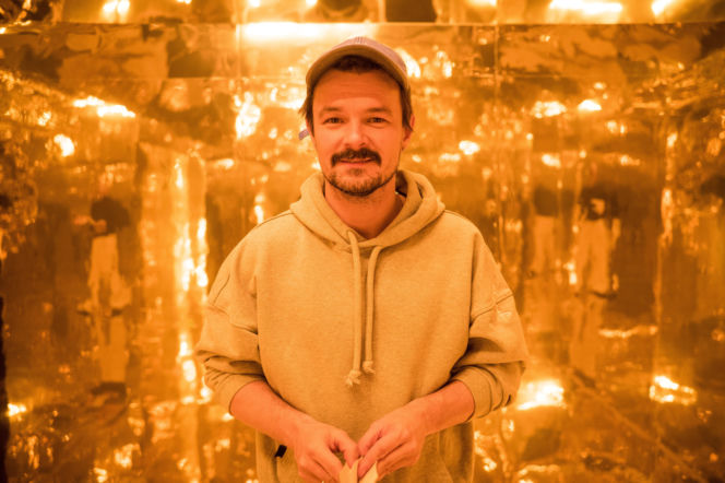 Dawid Ogrodnik w "Prałacie"