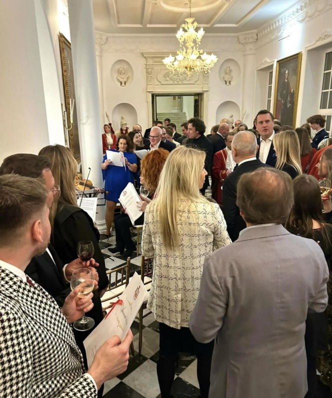 Kożuchowska, Karolak i Ogórek na salonach u księcia. Ciekawy dobór strojów