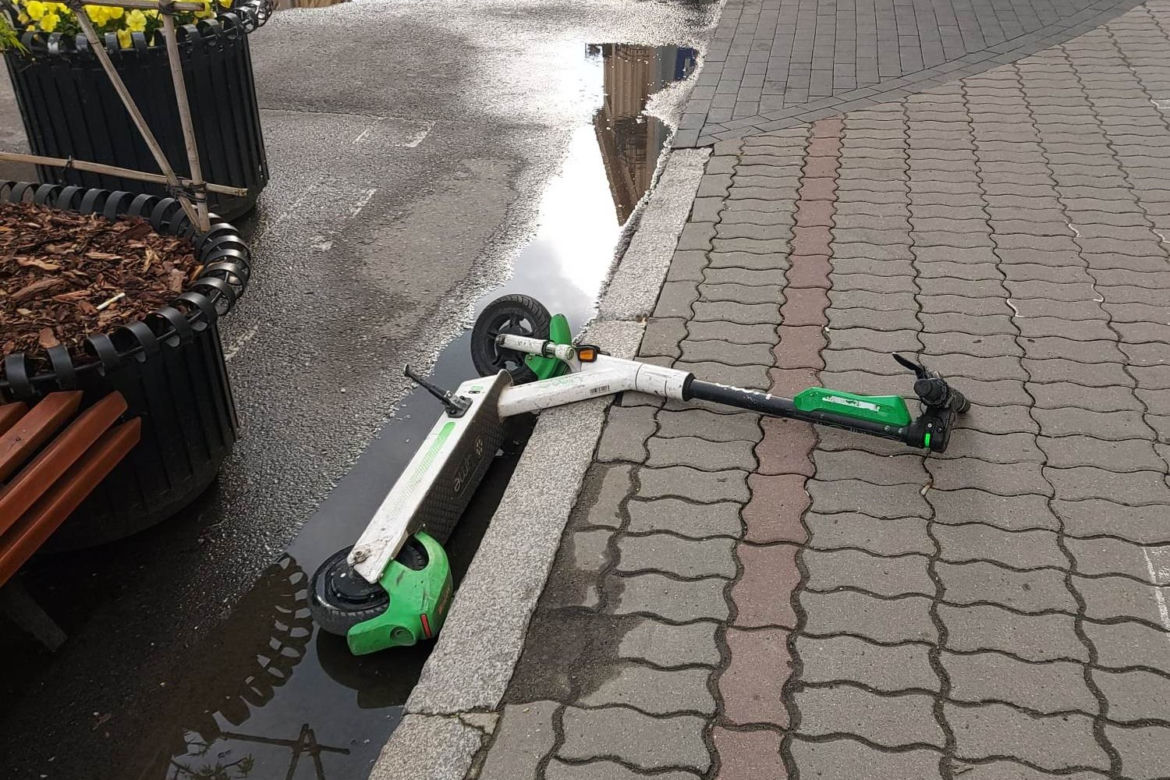 Te rzeszowskie hulajnogi słodko śpią. Nie budźcie ich ze snu [ZDJĘCIA] 