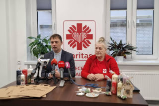 Włączając się w przedświąteczne dzieła Caritas możesz pomóc dzieciom i seniorom 
