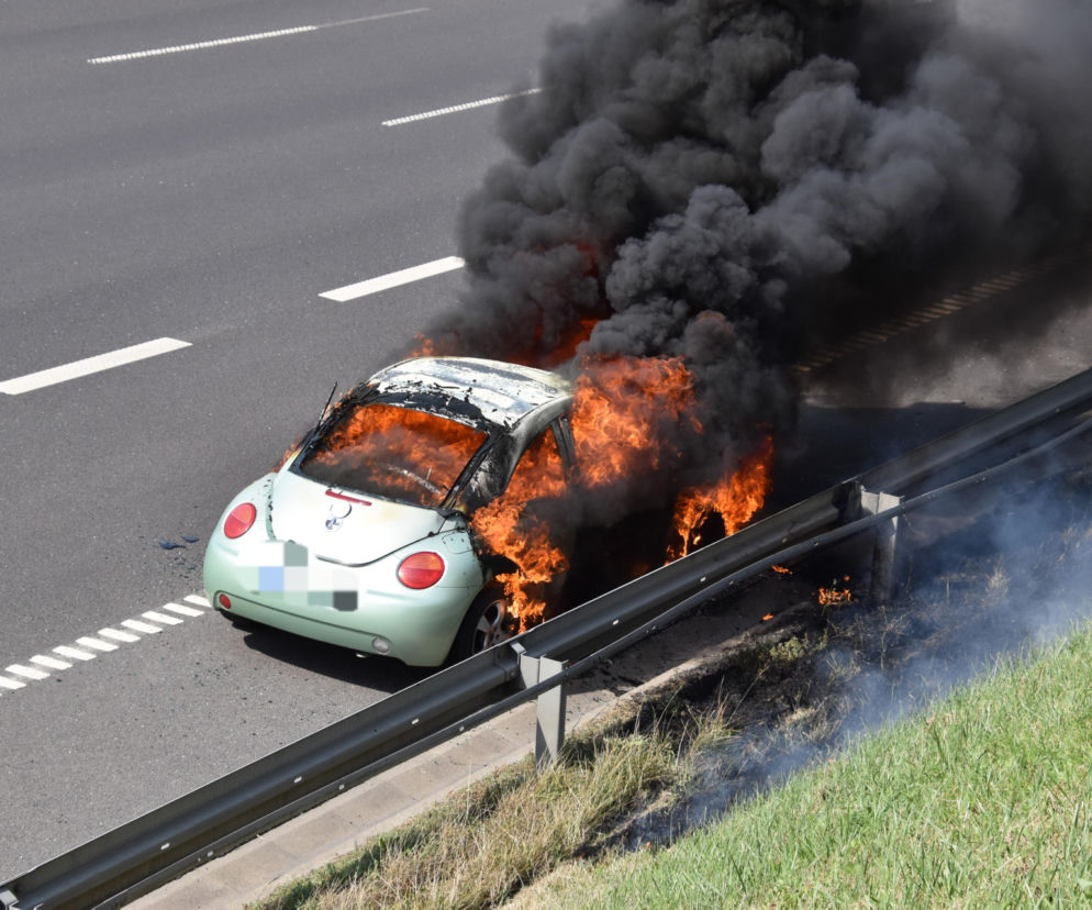 Miętowy garbus płonął jak pochodnia na S8