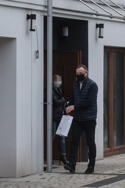 Prezydent Andrzej Duda z prezentami