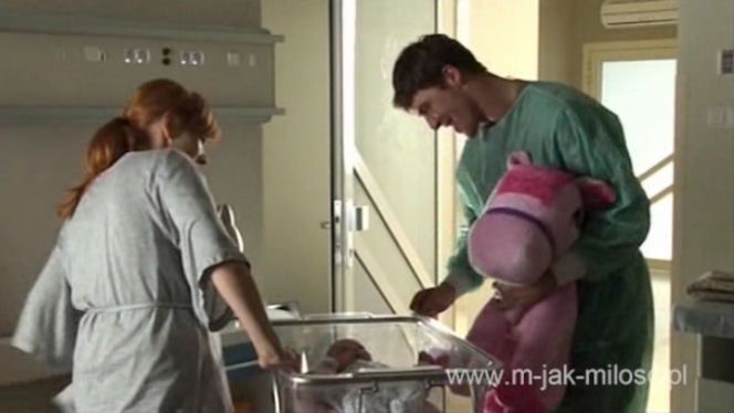 M jak miłość. Agnieszka (Magdalena Walach), Marcin (Mikołaj Roznerski)