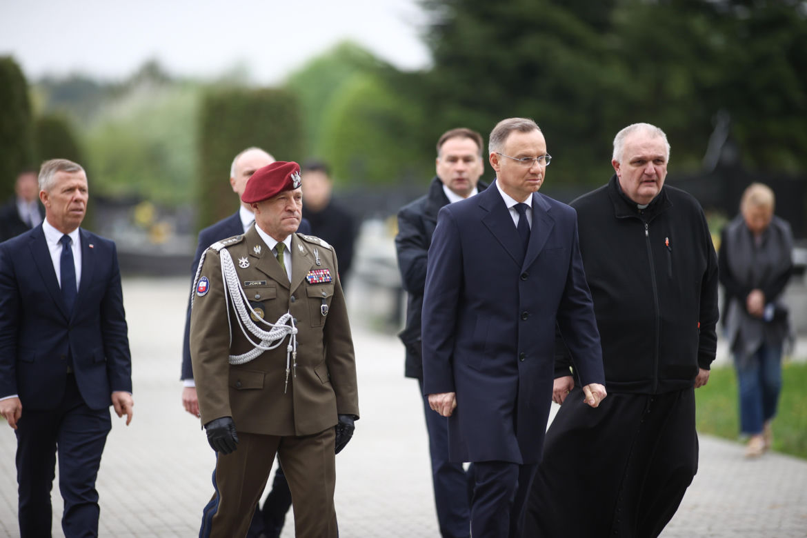 Prezydent upamiętnił ofiary katastrofy smoleńskiej