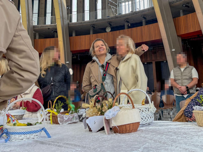 Marta Manowska ze święconka